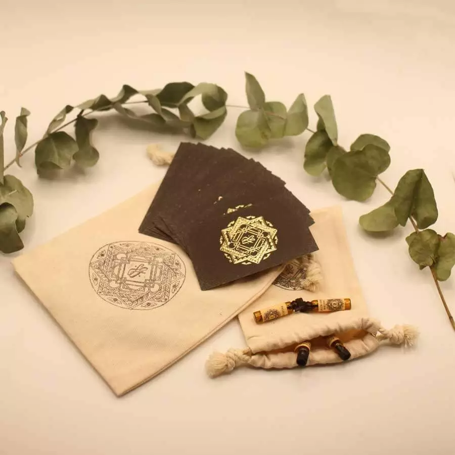 Eauracle - Tarot de Marseille et parfums naturels
