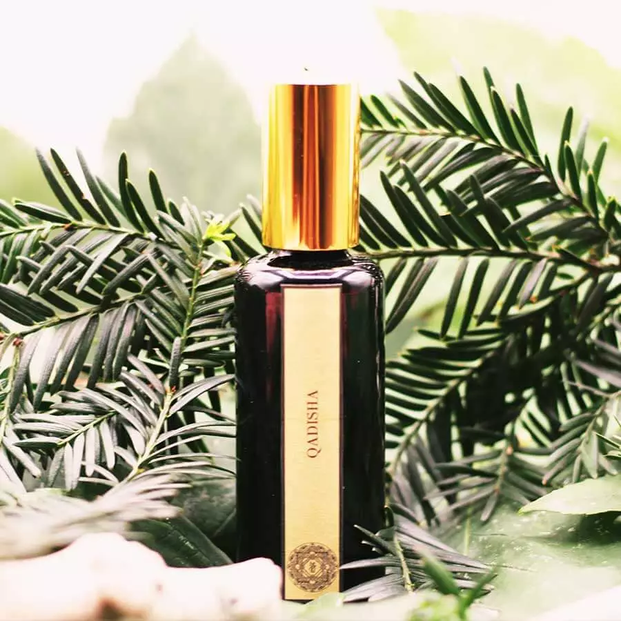 Qadisha - Parfum Naturel Cèdre, Encens, Myrrhe, Baies de Rose, Agrumes...
